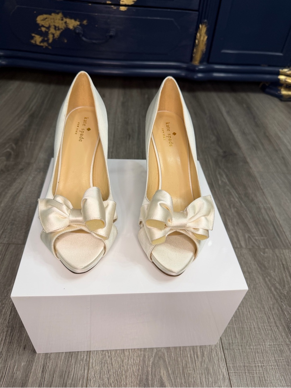 Vintage Kate Spade Ivory Satin Peep-Toe Bow Heels size 8.5